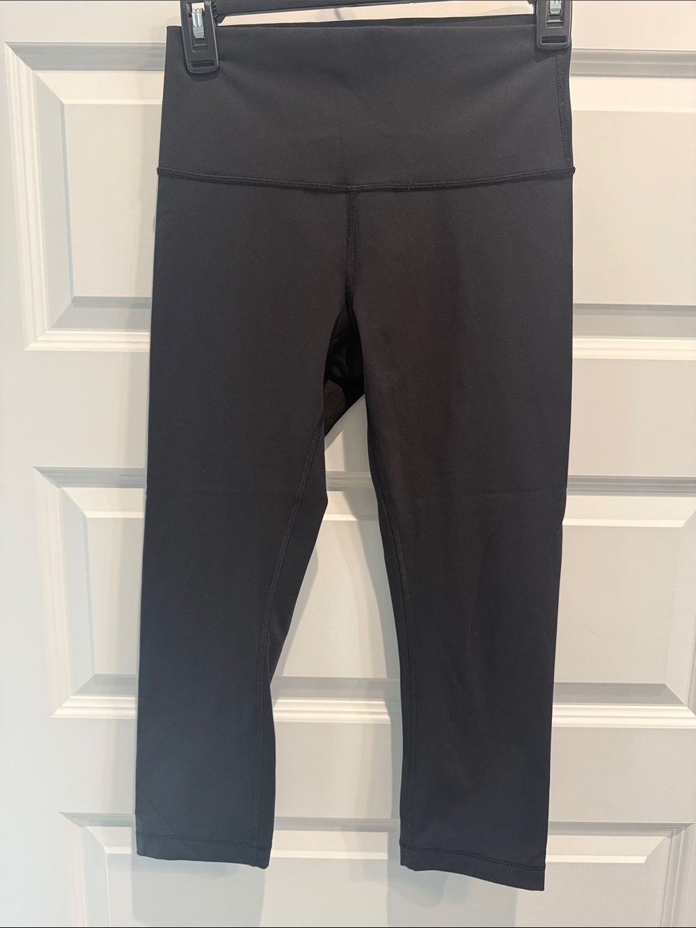 Lululemon women’s Capri Leggings